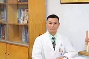 仁醫(yī)人物| 林毅忠：低頭拾貝書千卷，移足抖身醫(yī)我頭